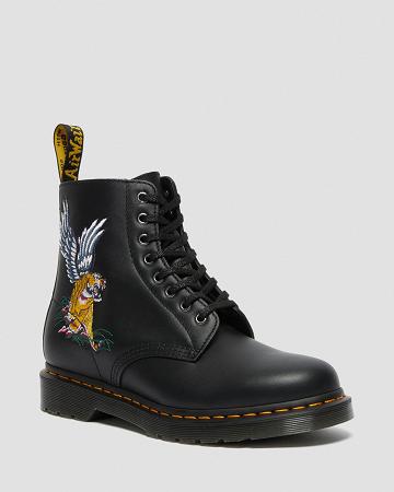 Dr Martens 1460 Souvenir Embroidered Læder Ankelstøvler Herre Sort | DK 415FDN